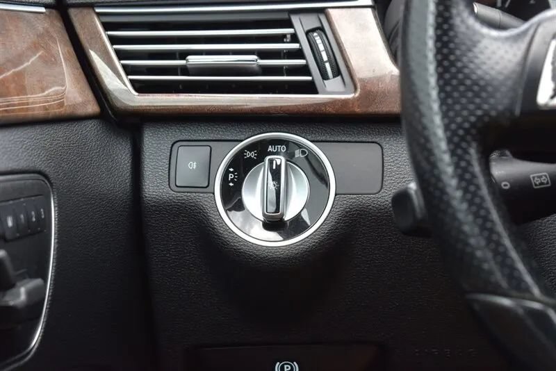 Used 2013 Mercedes-Benz E 350 BlueTEC Sedan image 18