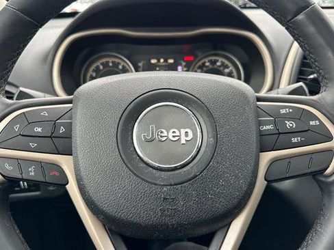 Used 2015 Jeep Cherokee Latitude w/ Comfort/Convenience Group image 25