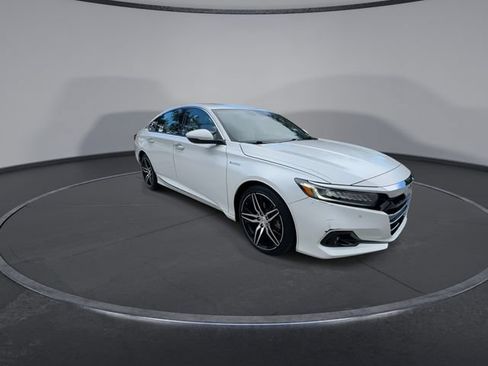 Used 2022 Honda Accord Touring image 2