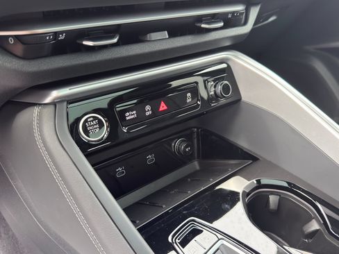 Certified 2025 Audi Q5 Premium w/ Convenience Package AWD/4WD image 15
