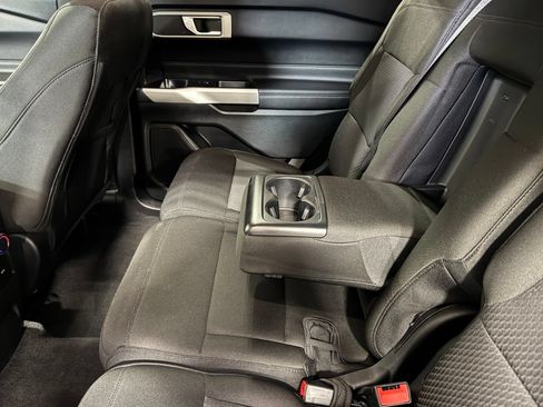 Used 2022 Ford Explorer XLT AWD/4WD image 39