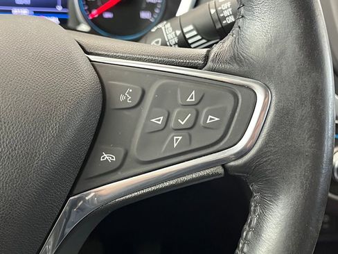 Used 2019 Chevrolet Equinox LT w/ Driver Convenience Package image 22