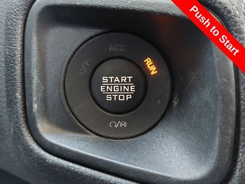 Used 2025 Jeep Gladiator Sport AWD/4WD image 16