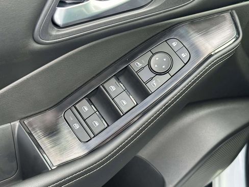 Used 2026 Nissan Rogue SV image 15