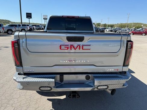 Used 2024 GMC Sierra 2500 AT4 w/ AT4 Premium Plus Package image 5