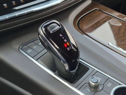 Used 2023 Cadillac Escalade Sport Platinum w/ LPO, ONYX Package AWD/4WD image 17