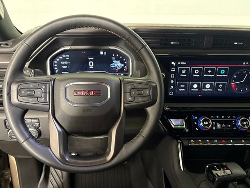 Used 2023 GMC Sierra 1500 AT4 w/ Technology Package AWD/4WD image 18