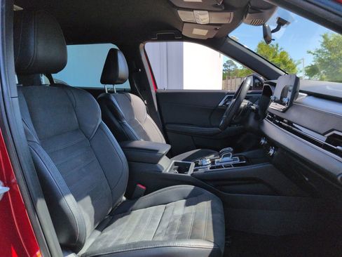 Used 2023 Mitsubishi Outlander SE Black Edition image 31