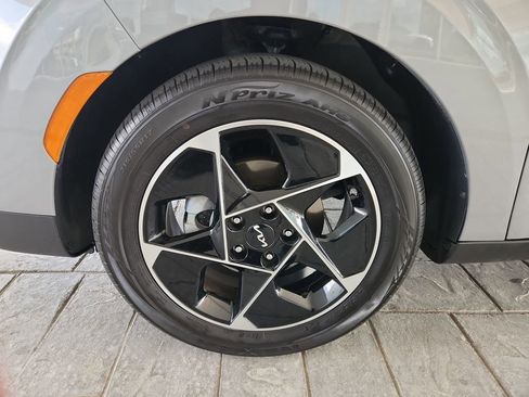 Used 2023 Kia Soul EX image 31