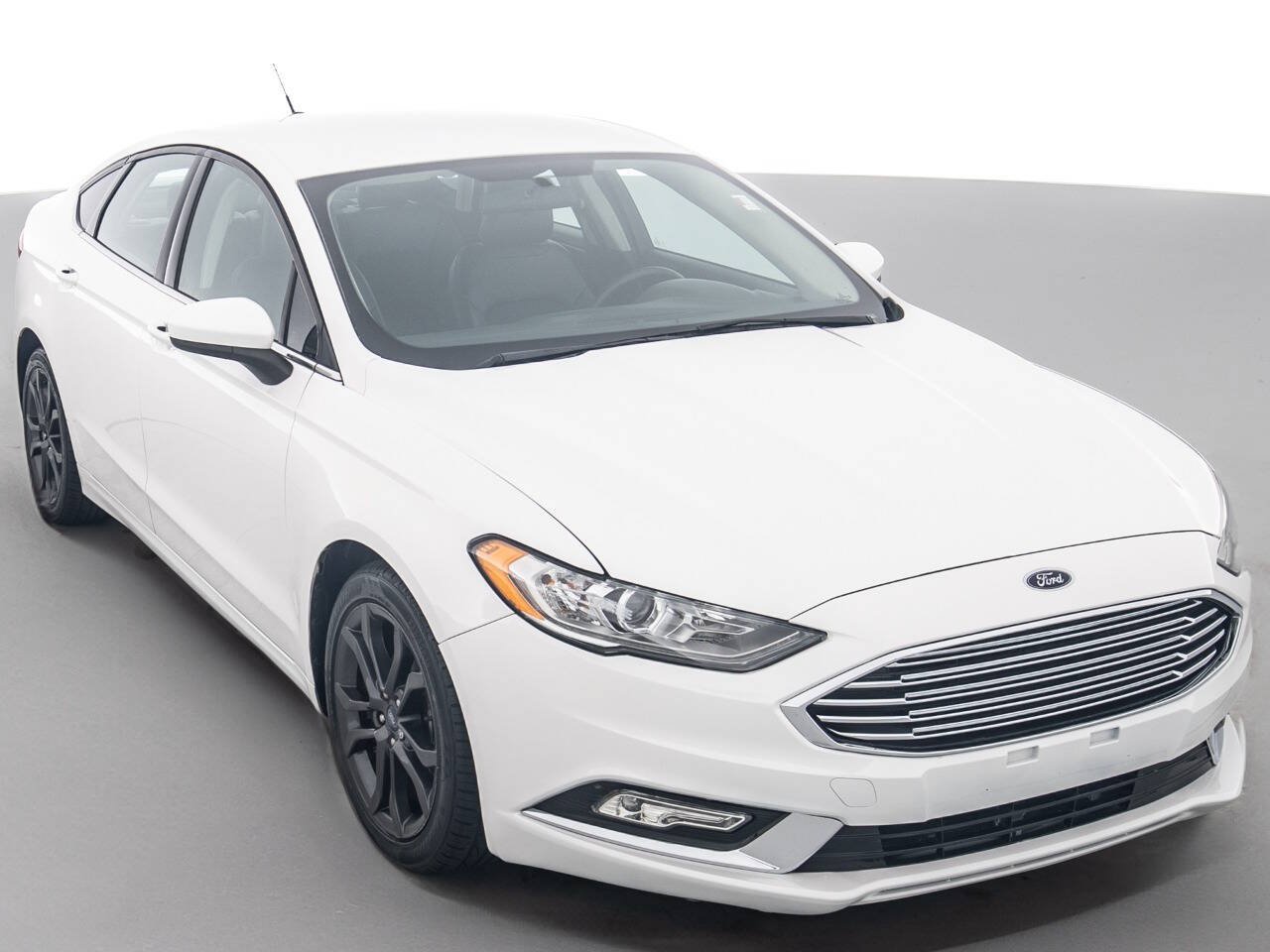 Used 2018 Ford Fusion SE w/ Equipment Group 201A FWD image 1