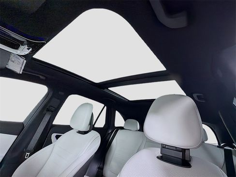 New 2026 Mercedes-Benz GLC 300 4MATIC image 15