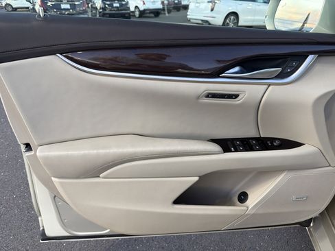 Used 2016 Cadillac XTS Luxury w/ Driver Awareness Package image 9