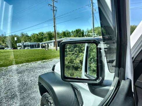Used 2018 Jeep Wrangler Unlimited Sport AWD/4WD image 12