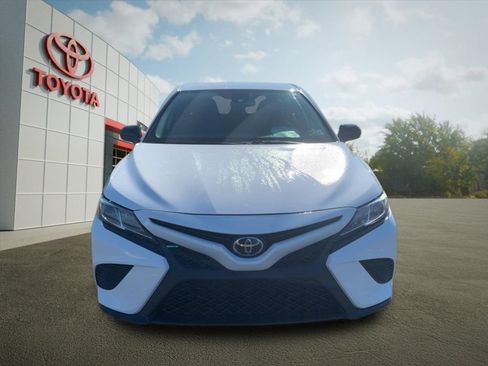 Used 2020 Toyota Camry SE FWD image 8