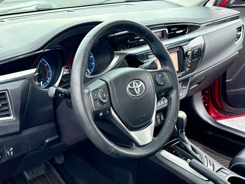 Used 2015 Toyota Corolla S Premium image 4