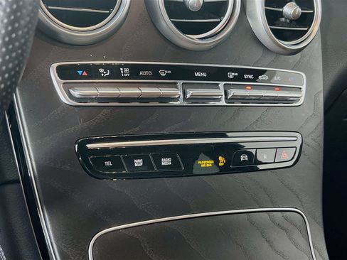 Used 2021 Mercedes-Benz GLC 300 4MATIC image 15
