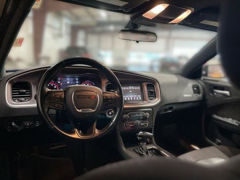 Used 2022 Dodge Charger SXT w/ Blacktop Package image 18