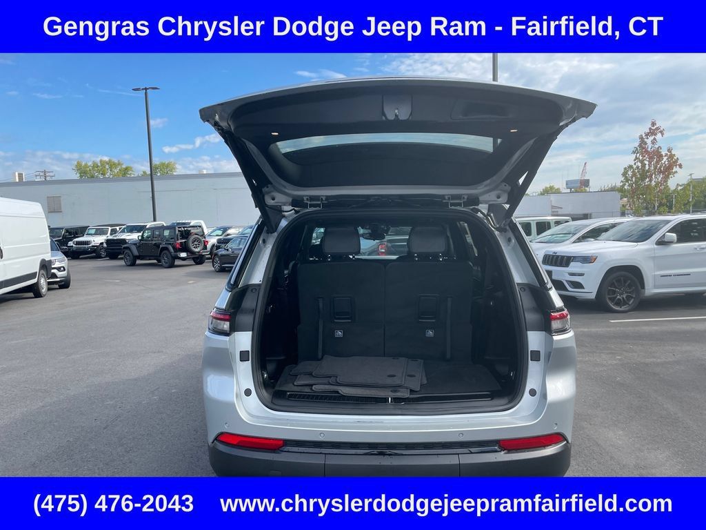 Used 2023 Jeep Grand Cherokee L Altitude AWD/4WD image 32