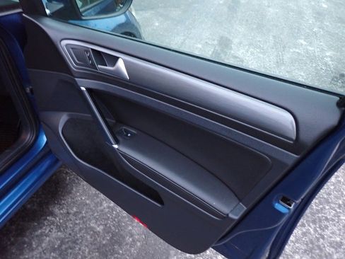 Used 2019 Volkswagen Golf SE w/ Driver Assistance Package image 16