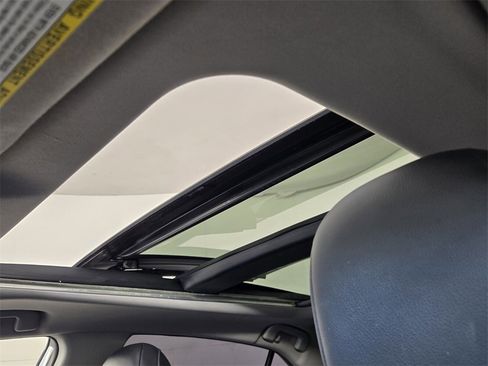 Used 2020 Toyota Camry XSE image 11