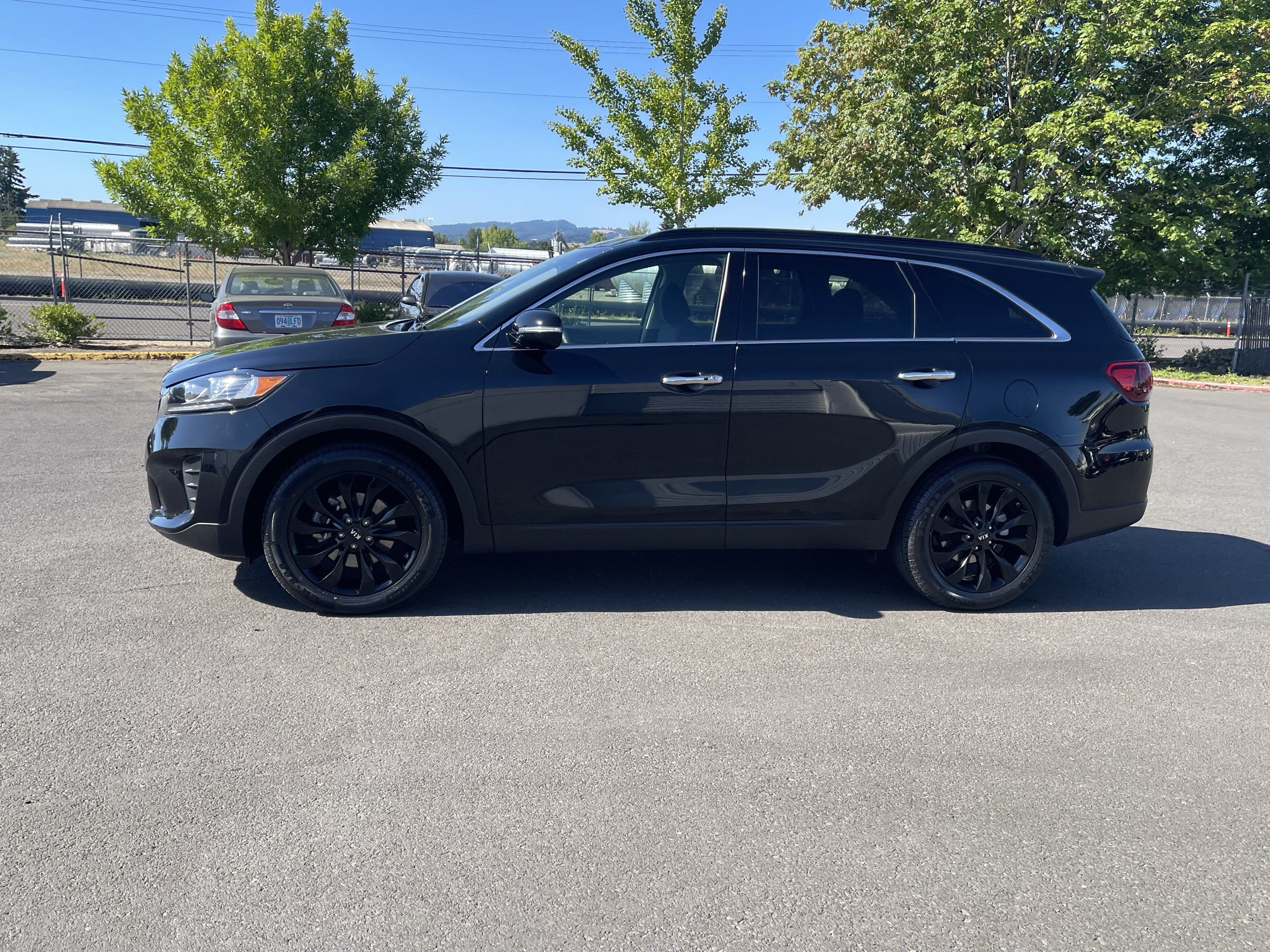 Used 2020 Kia Sorento S FWD image 2