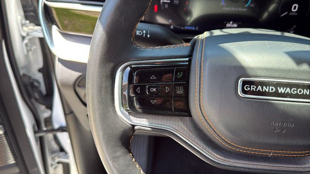 Used 2023 Jeep Grand Wagoneer Series III AWD/4WD image 16