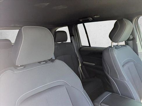 Used 2025 Jeep Grand Cherokee Laredo w/ MOPAR Finishing Package image 19