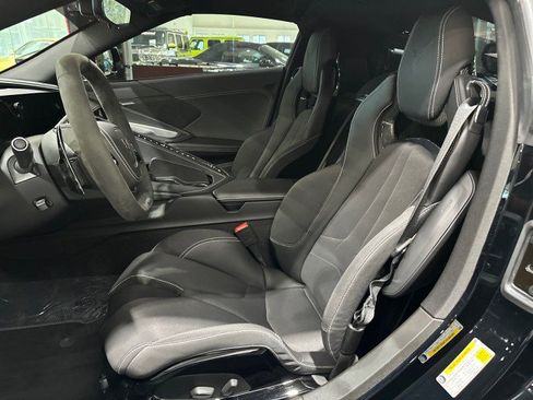 Used 2025 Chevrolet Corvette Z06 RWD image 38