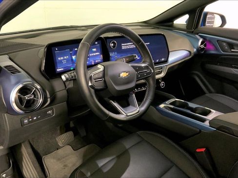 Used 2025 Chevrolet Equinox EV LT w/ Convenience Package FWD image 15