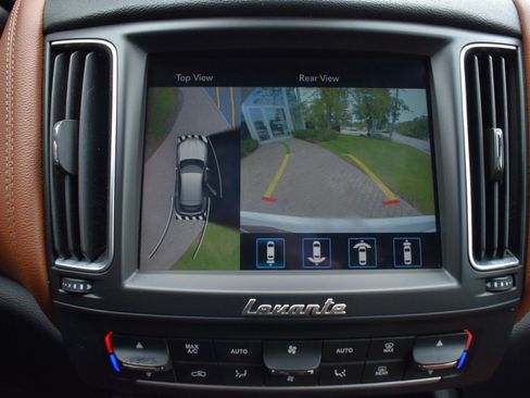 Used 2019 Maserati Levante S image 20