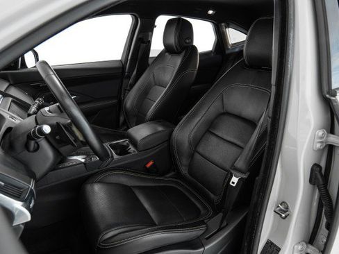 Used 2019 Jaguar E-PACE R-Dynamic SE image 29