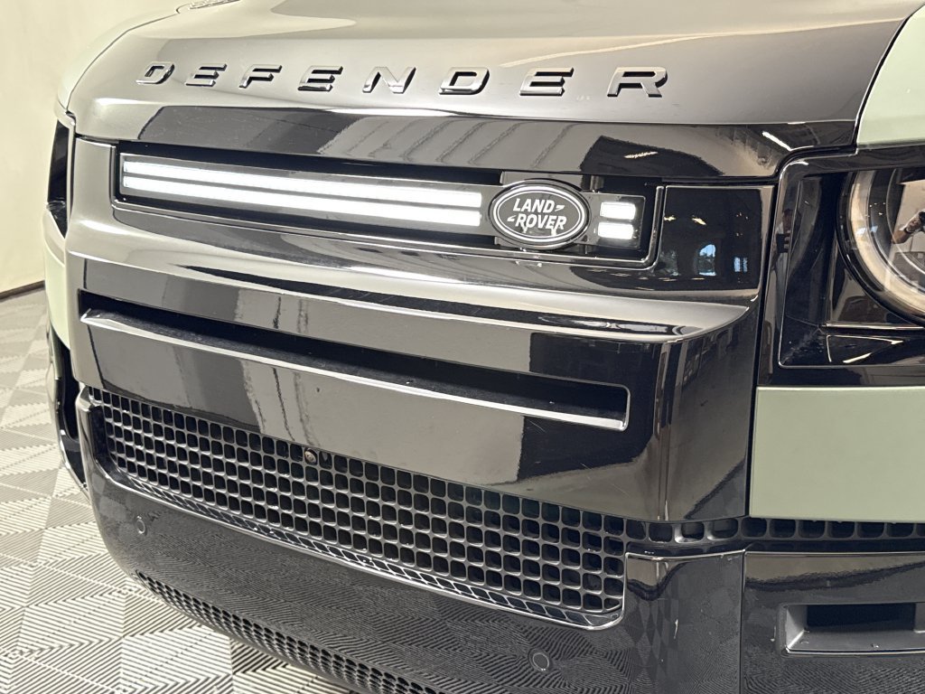 New 2026 Land Rover Defender 110 AWD/4WD image 12