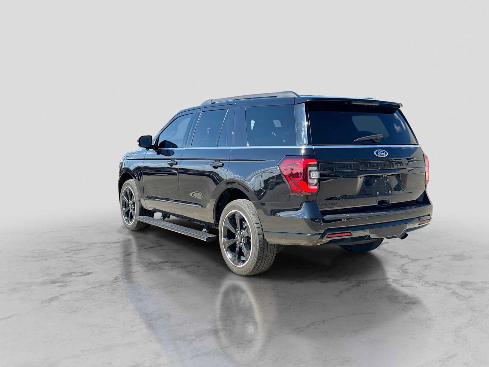 Used 2023 Ford Expedition Limited AWD/4WD image 4
