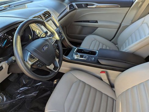 Used 2019 Ford Fusion SEL image 19