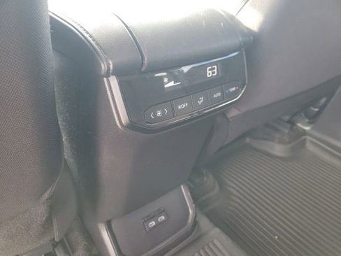 Used 2023 Toyota Highlander L image 17