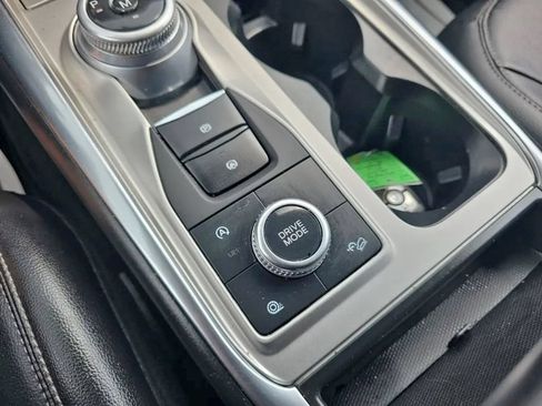 Used 2020 Ford Explorer XLT w/ Equipment Group 202A AWD/4WD image 29
