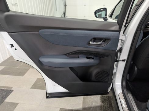 Used 2024 Nissan Ariya AWD image 9