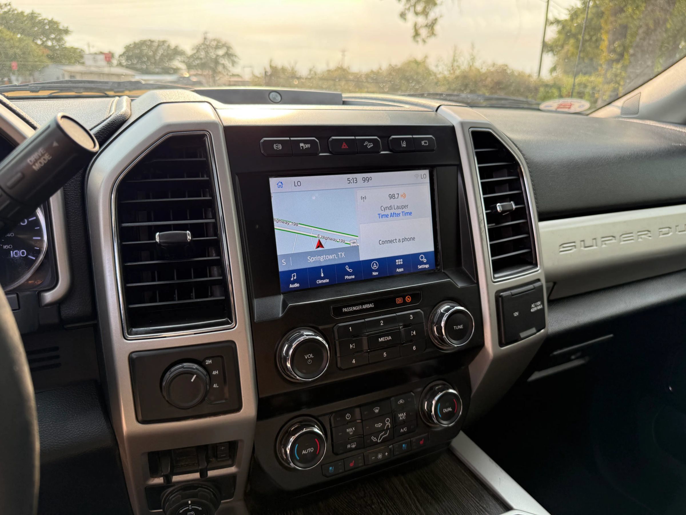 Used 2020 Ford F350 Lariat w/ Lariat Value Package AWD/4WD image 13