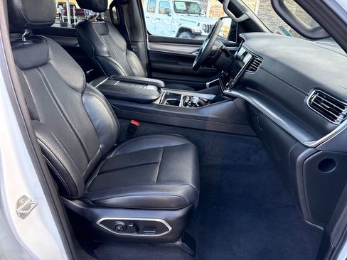 Used 2024 Jeep Wagoneer Series II image 28