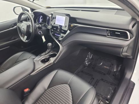 Used 2024 Toyota Camry SE image 15