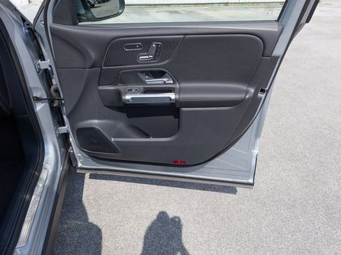 Certified 2025 Mercedes-Benz GLB 250 image 19