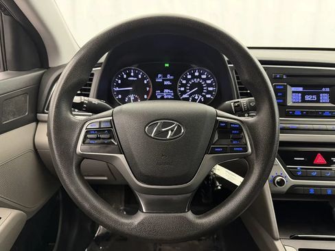 Used 2017 Hyundai Elantra SE FWD image 10