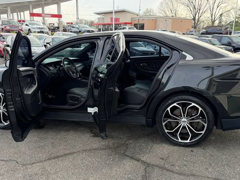 Used 2015 Ford Taurus SHO w/ Equipment Group 401A image 17