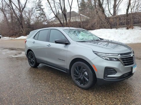 Used 2023 Chevrolet Equinox LS w/ LS Convenience Package image 4