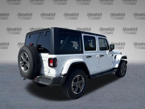 Used 2023 Jeep Wrangler Sahara image 9