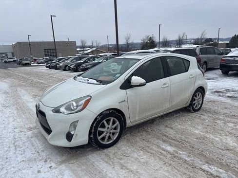 Used 2015 Toyota Prius C Four image 3