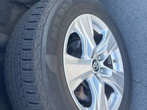 Used 2019 Toyota RAV4 XLE image 22