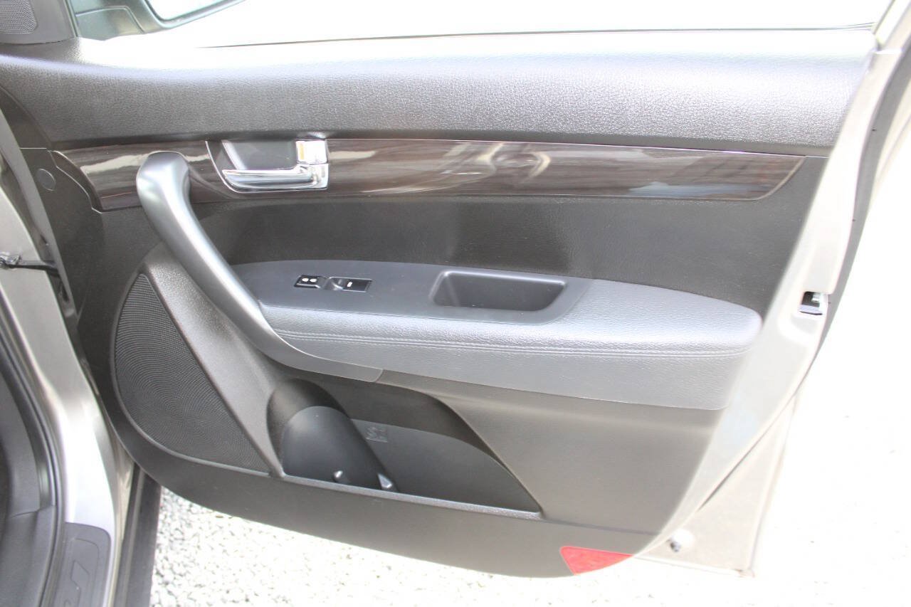 Used 2013 Kia Sorento LX FWD image 20