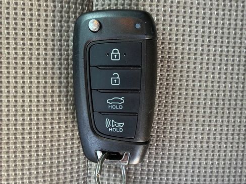 Used 2022 Hyundai Accent SE FWD image 12