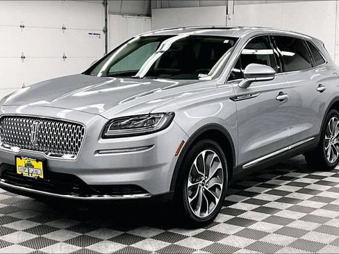 Used 2023 Lincoln Nautilus Reserve AWD/4WD image 11